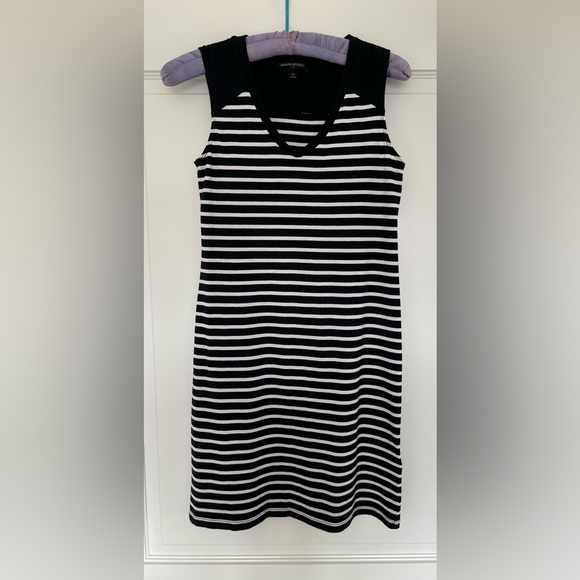 Banana Republic Sleeveless Knit Dress - Picture 1 of 4